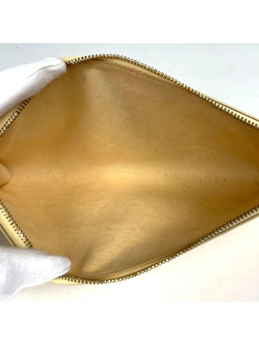 Louis Vuitton Pochette Soirle Pouch Epi Vanilla